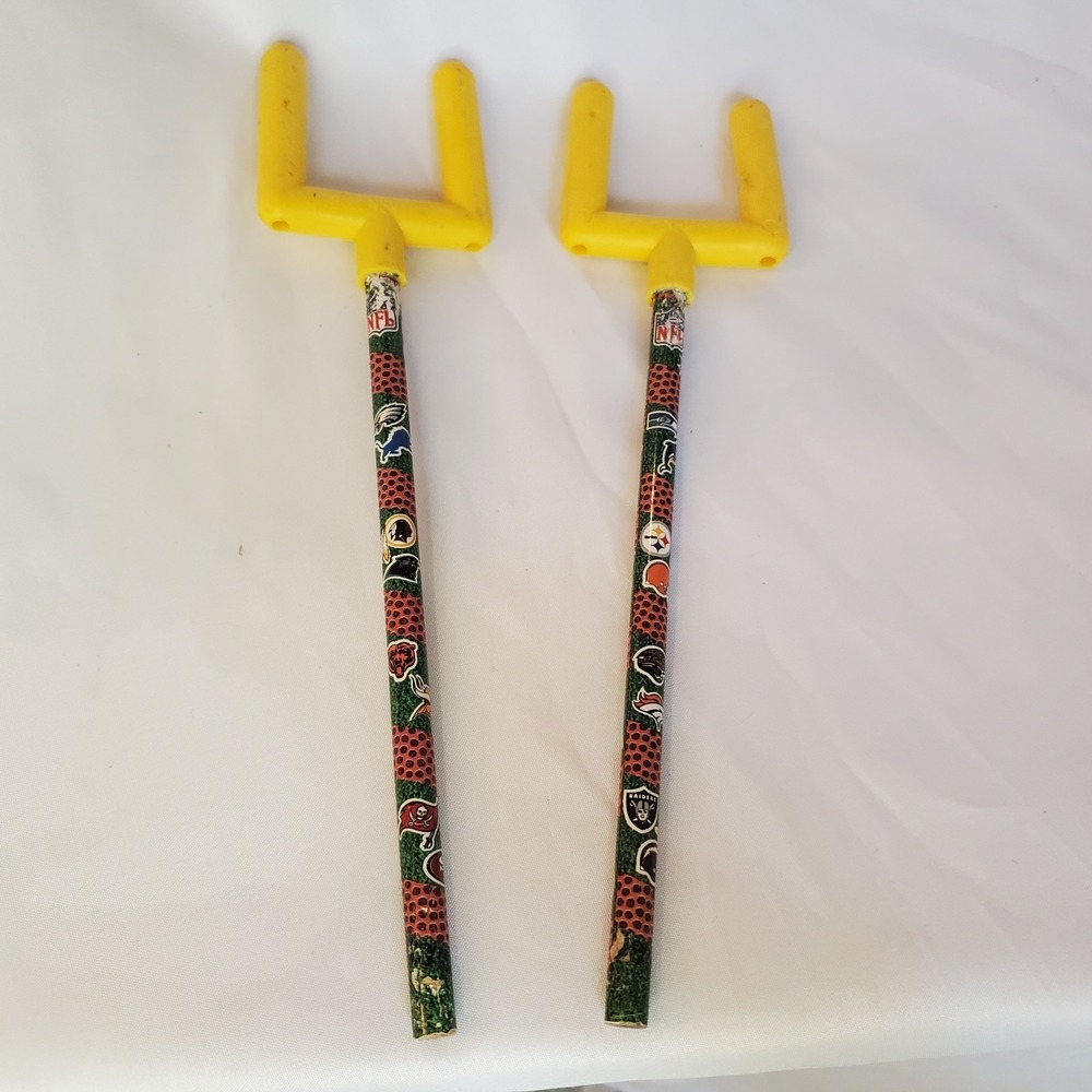 Vintage Pentech Tabletop NFL Football Game Goal Post‎ Pencils (1998)